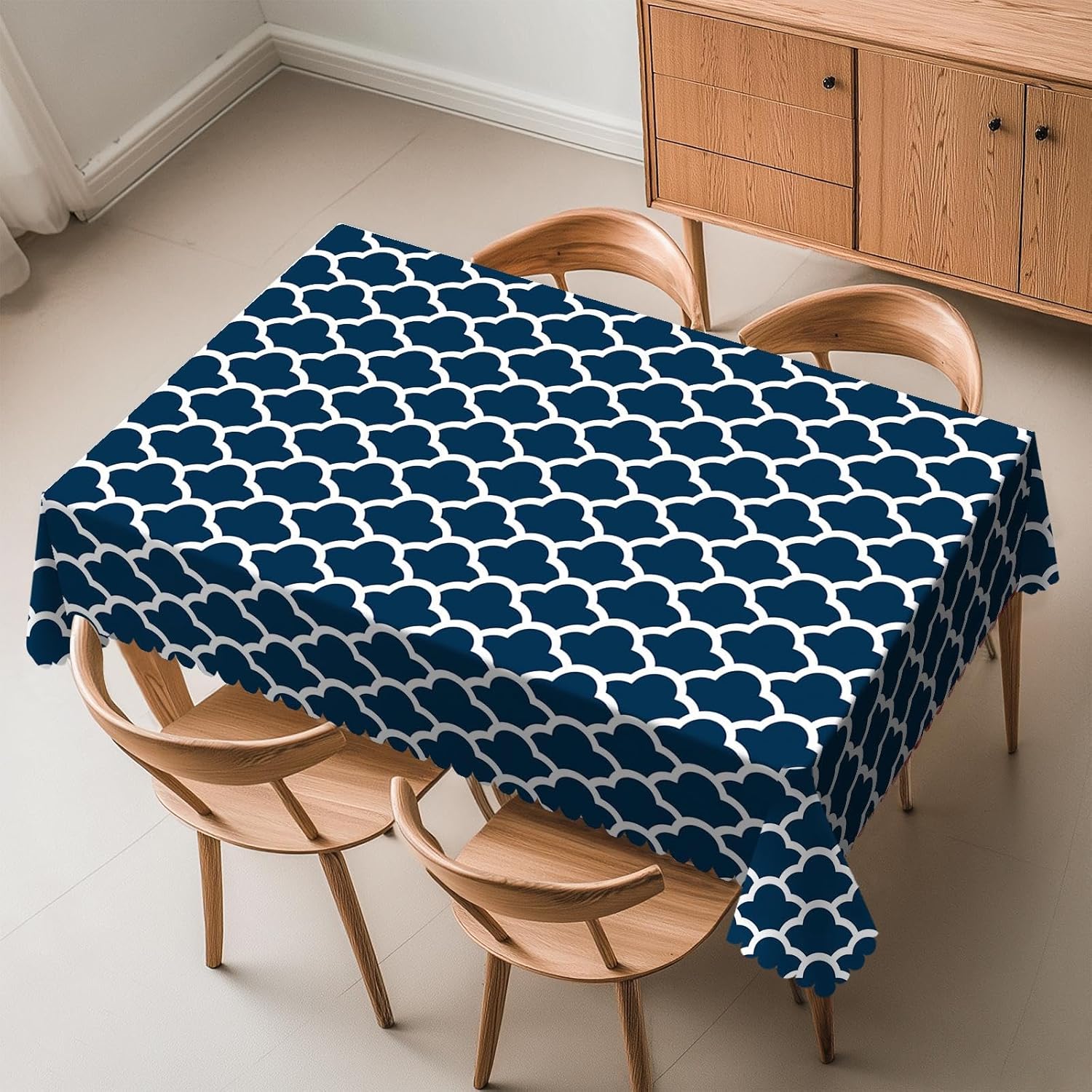 ブルーのテーブルクロス ネイビークラウド シームレスパターン - Century Textile & Sewing Supply のレビューと価格